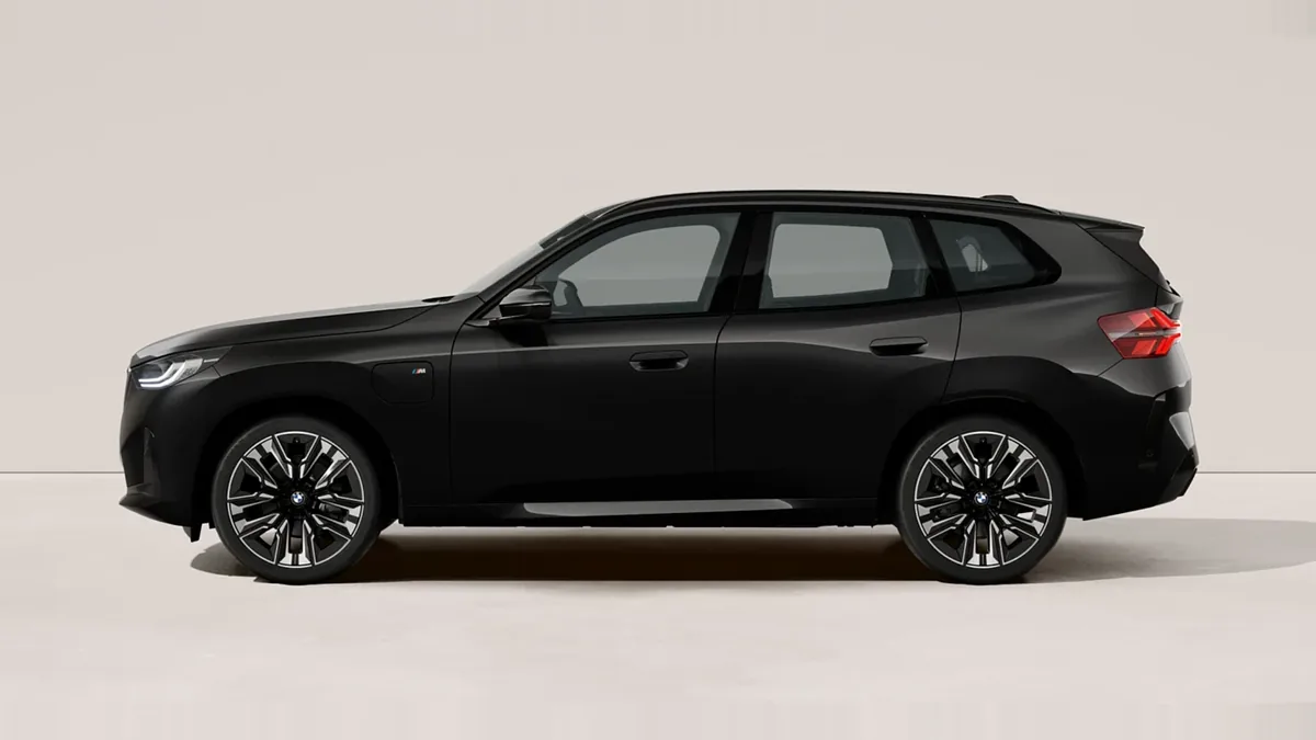 BMW X3 30e xDrive en renting en Málaga — Lateral