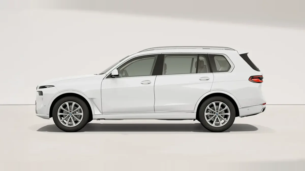 BMW X7 xDrive40i en renting en Málaga — Lateral