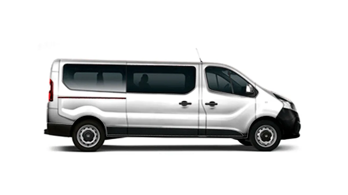 Nissan Primastar Combi 9 L2H1 N-Connecta 150CV II en renting en Málaga — Delantera