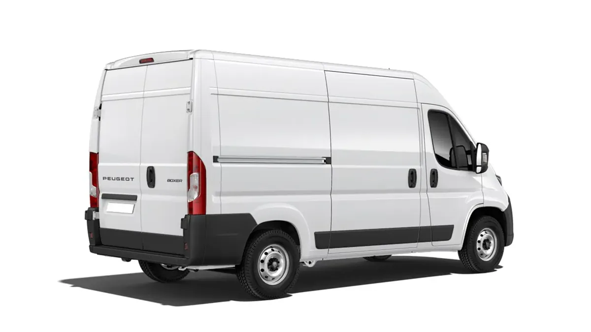 Peugeot Boxer 3.3 L2H2 BHDI 103kW en renting en Málaga — Trasera