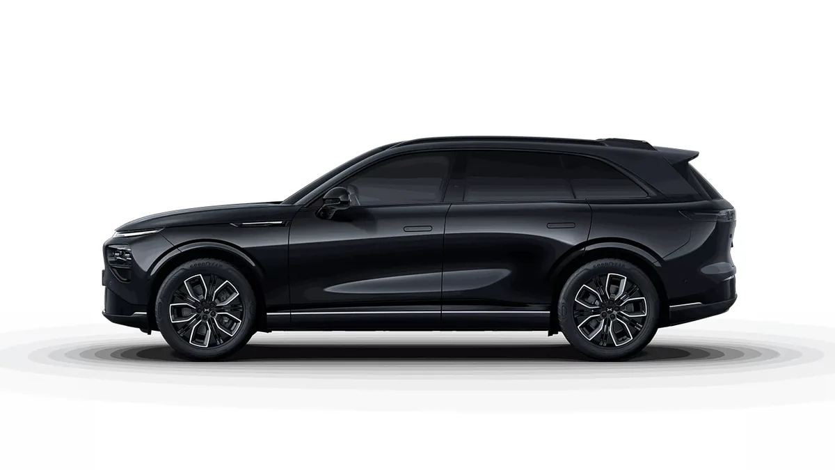 XPENG G9 RWD Long Range en renting en Málaga — Lateral